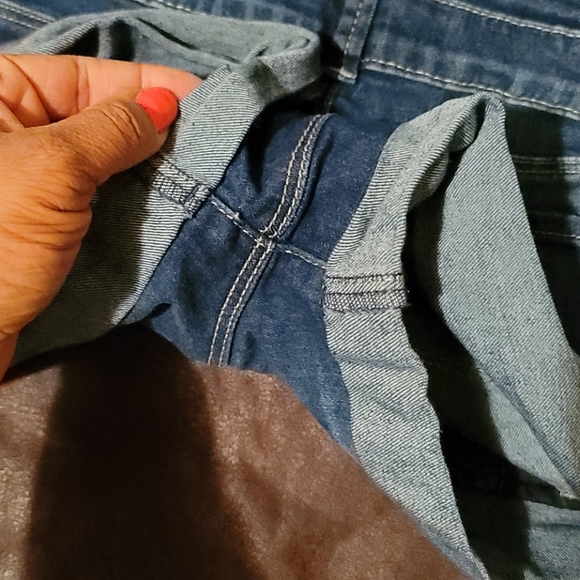 Betta Butt Cuffed Jean Shorts - Picture 5 of 7